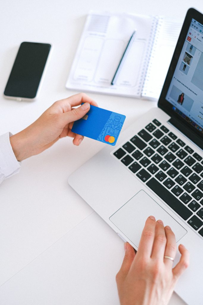 Person holding a bank card
